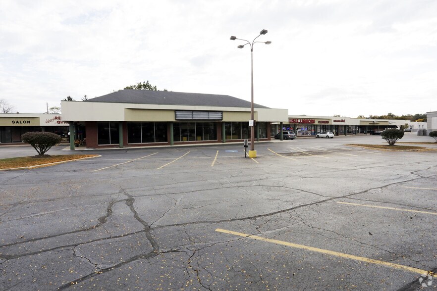 4711-4727 Main St, Lisle, IL for sale - Primary Photo - Image 1 of 1