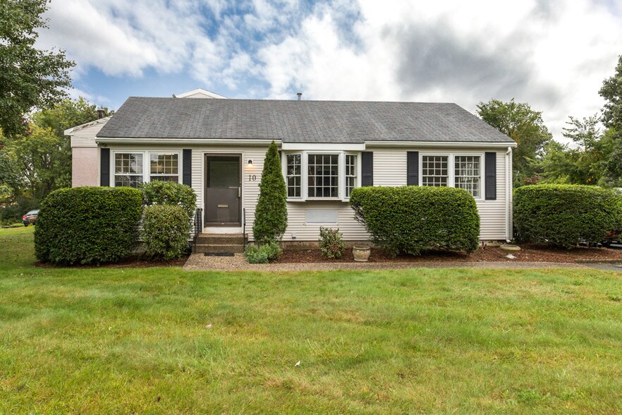 10 Garden St, Danvers, MA 01923