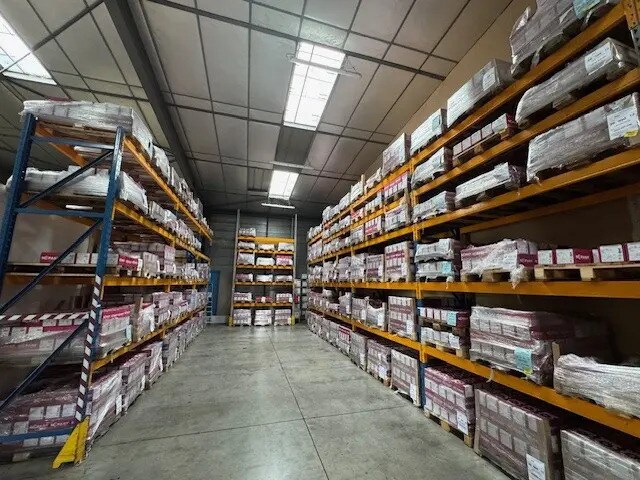 Industrial in Saint-Étienne for lease - Interior Photo - Image 2 of 7