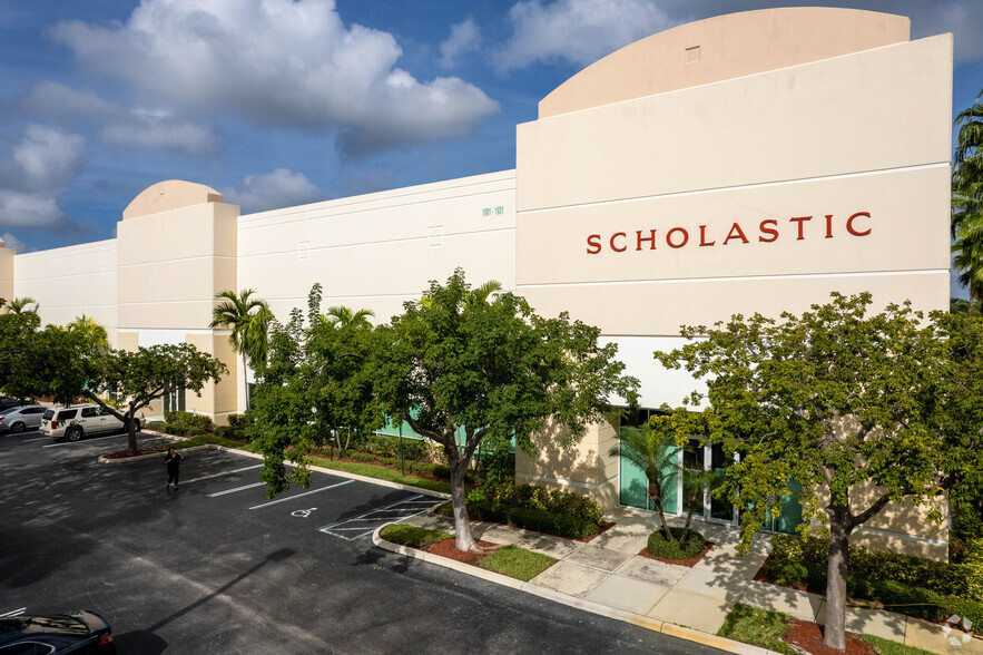 1903-1931 SW 2nd St, Pompano Beach, FL for lease - Primary Photo - Image 1 of 6