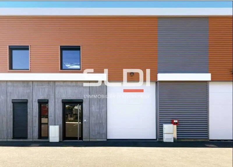 Office in Meyzieu for lease - Building Photo - Image 3 of 5