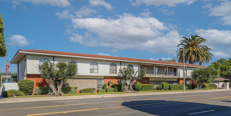 1107 E Chapman Ave, Orange, CA for sale - Building Photo - Image 1 of 1