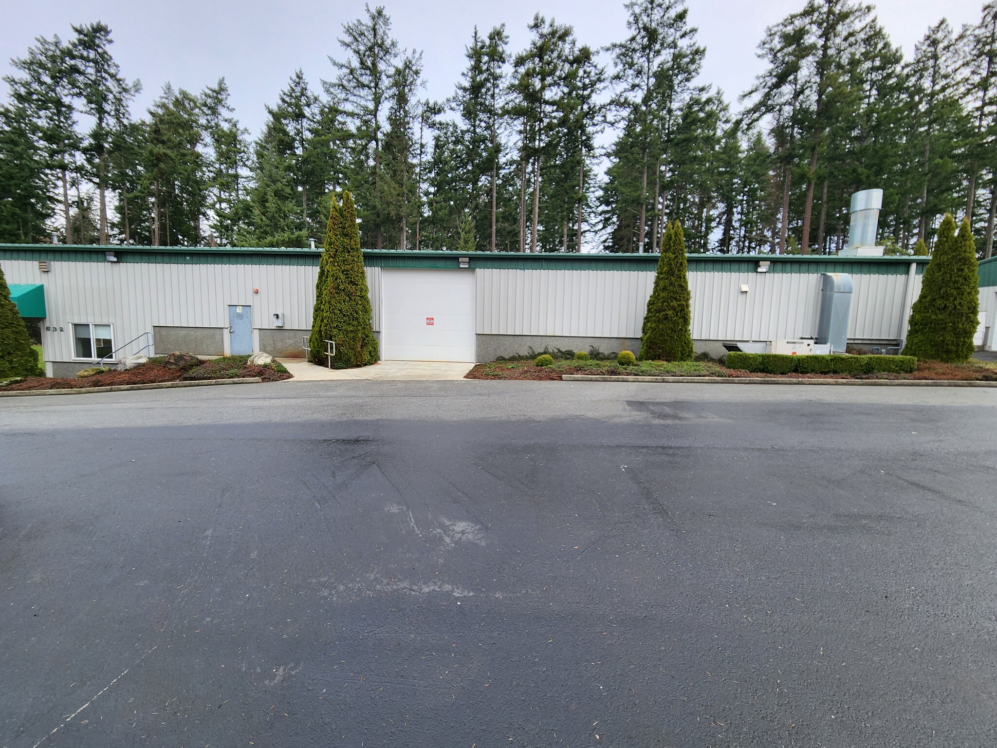 632 Erin Park Rd, Oak Harbor, WA for lease Building Photo- Image 1 of 8