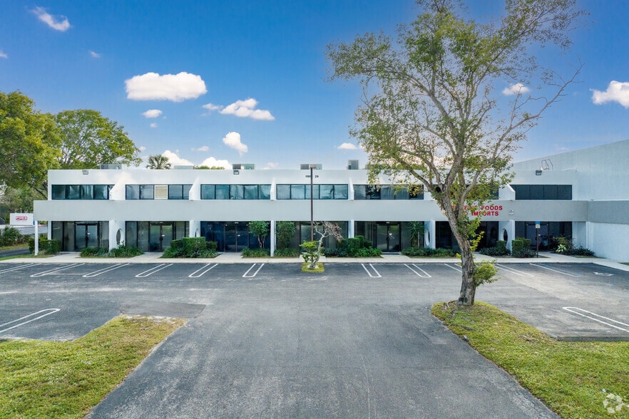 11917-11929 W Sample Rd, Coral Springs, FL for lease - Building Photo - Image 3 of 21