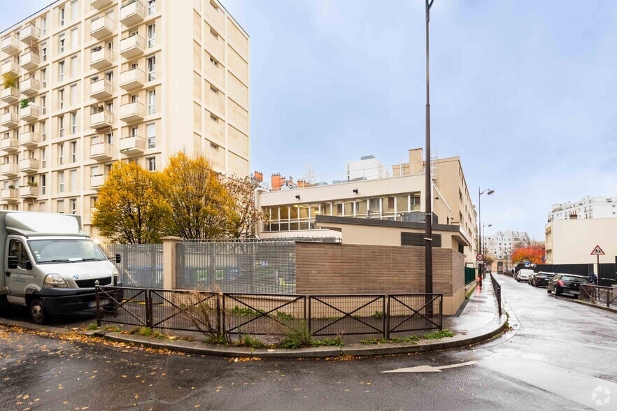 Office in Paris for lease - Building Photo - Image 2 of 2