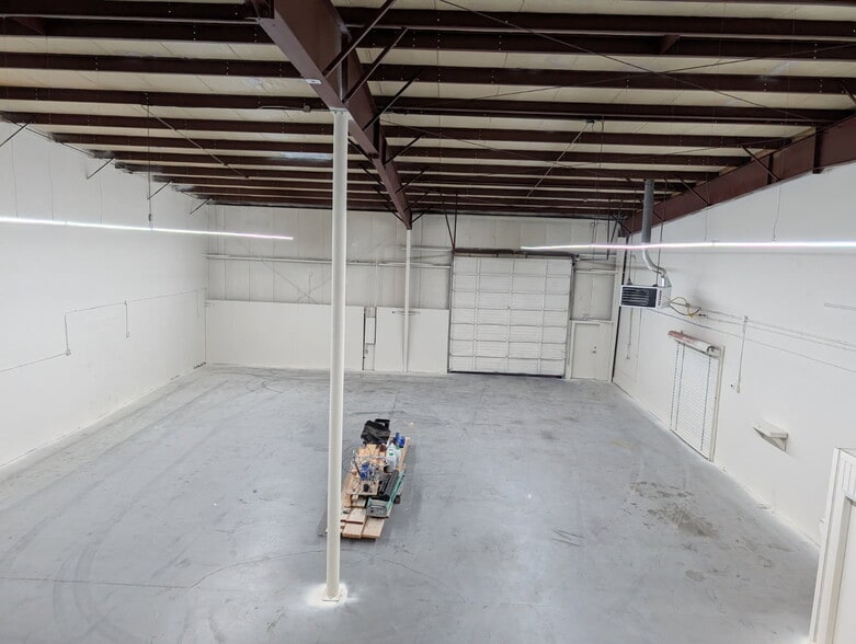 163 SW Freeman Ave, Hillsboro, OR for lease - Building Photo - Image 3 of 8