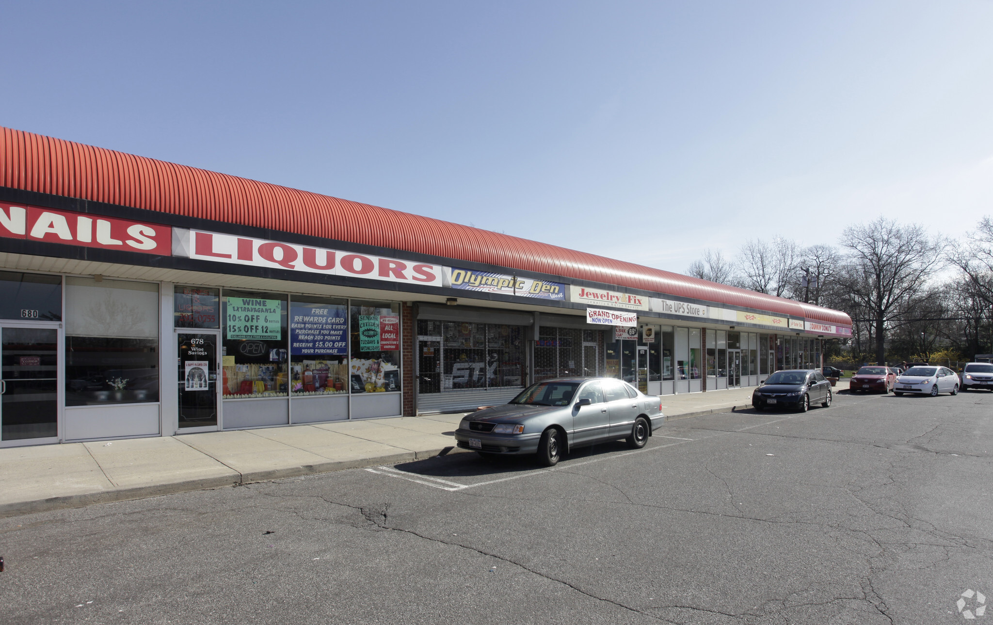 662-682 Dogwood Ave, Franklin Square, NY 11010 - Dogwood Plaza | LoopNet