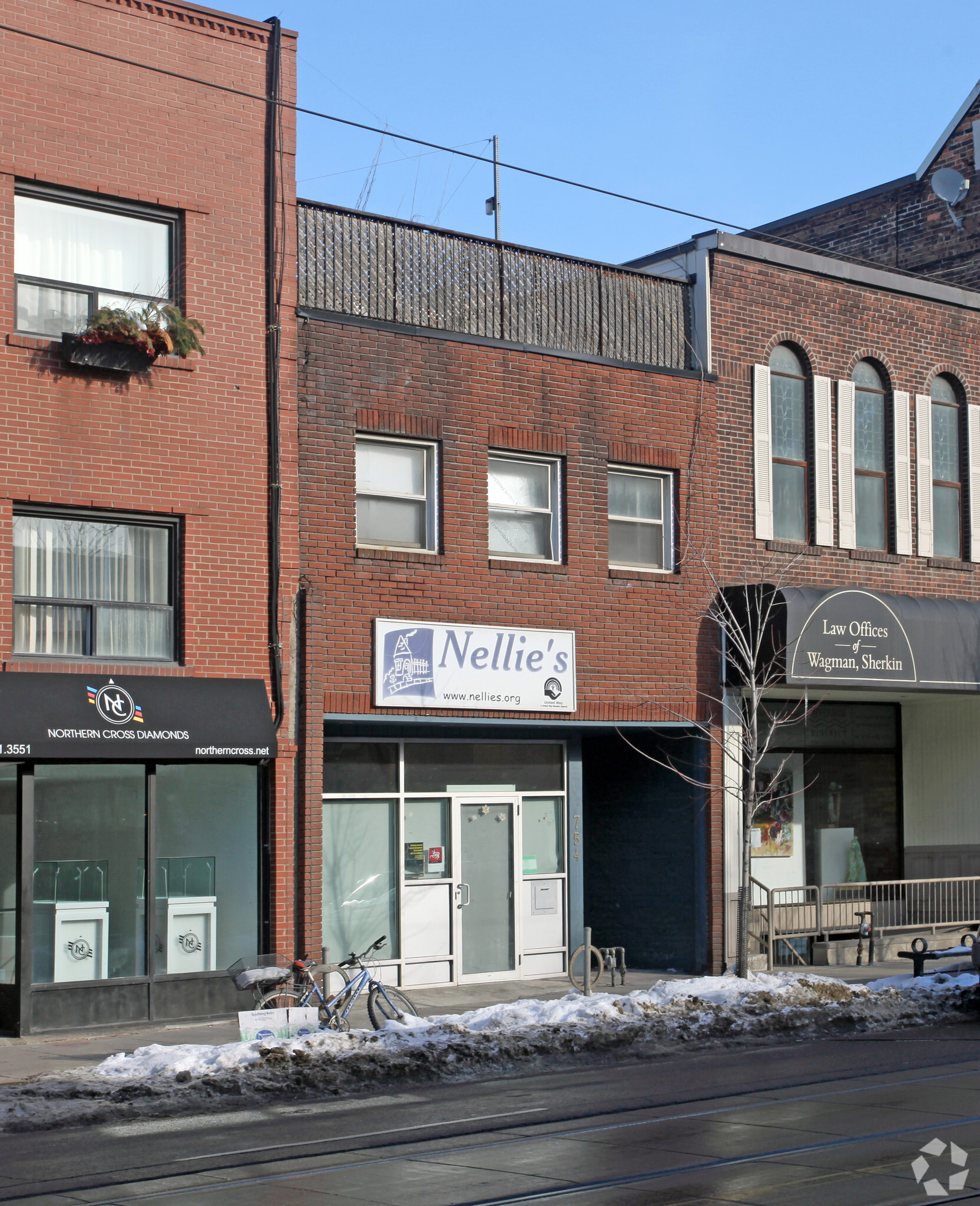 754 Queen St E, Toronto, ON for lease Primary Photo- Image 1 of 6