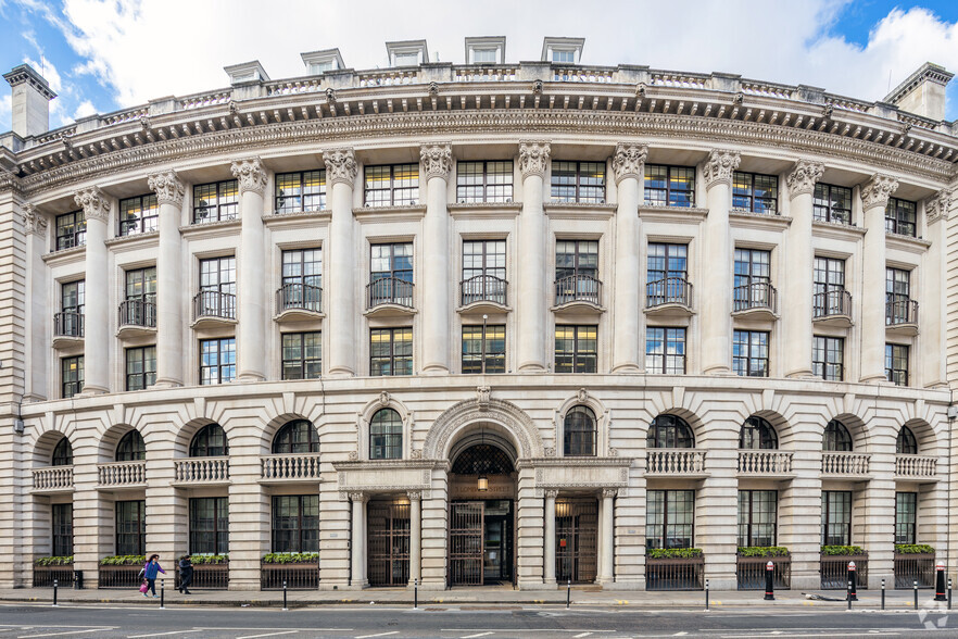 1-6 Lombard St, London for lease - Building Photo - Image 2 of 9