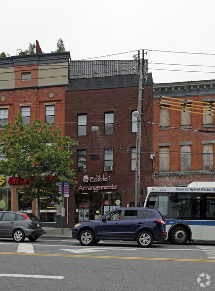 39 Victory Blvd, Staten Island, NY for sale - Building Photo - Image 1 of 1