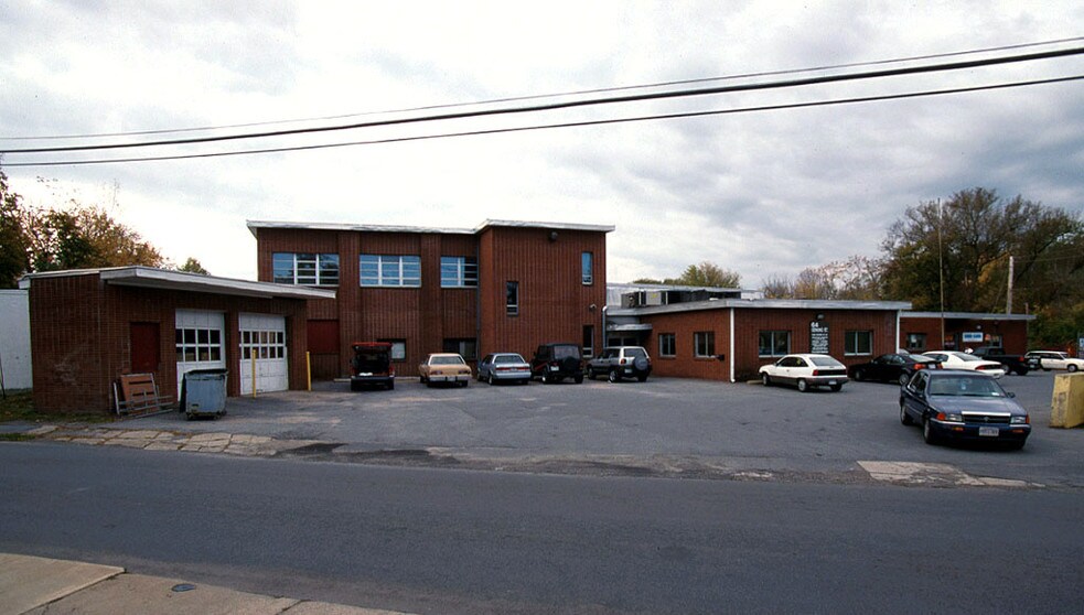 64 Genung St, Middletown, NY for sale - Primary Photo - Image 1 of 1