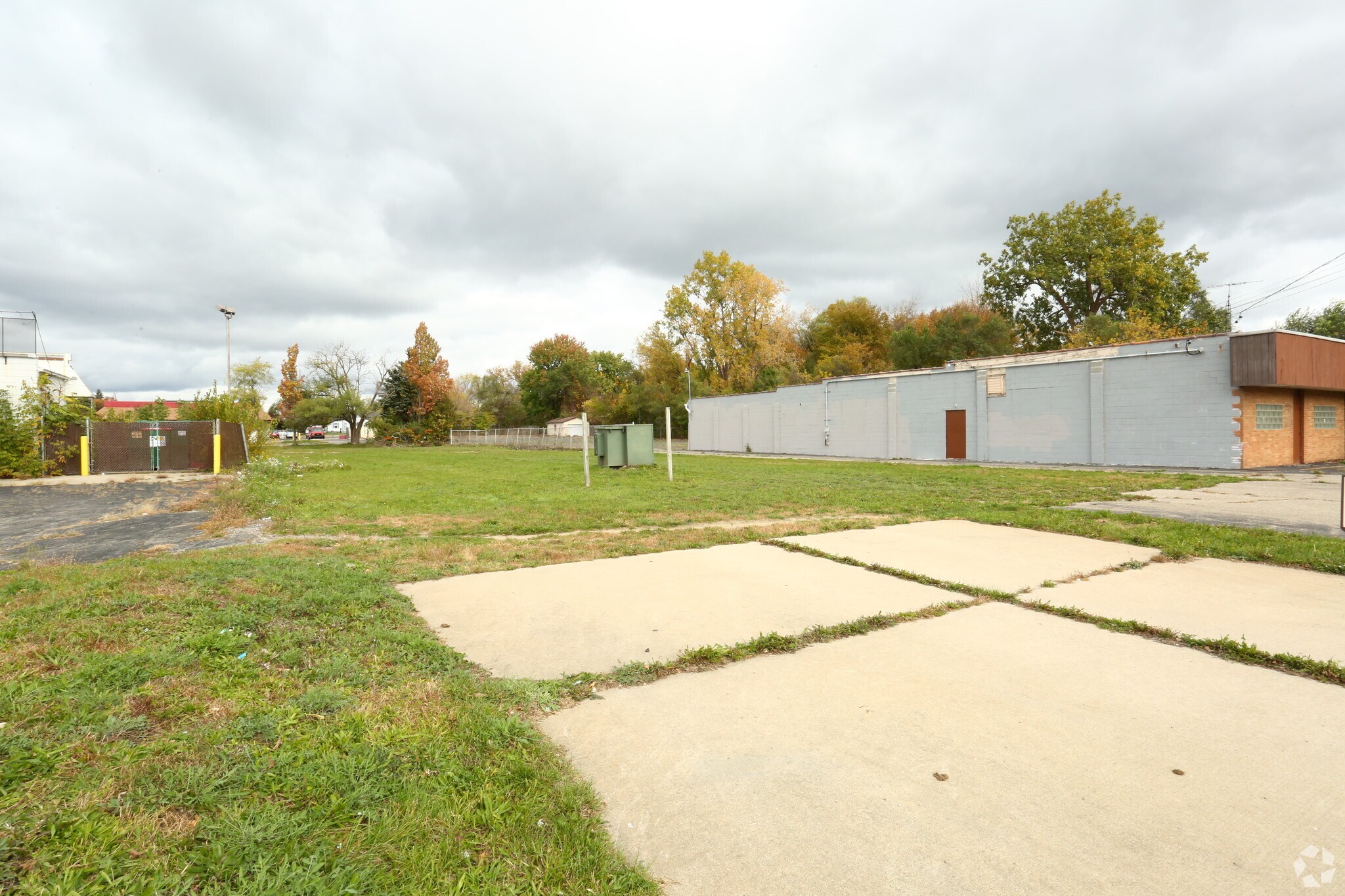 1019 E Bristol Rd, Burton, MI for sale Primary Photo- Image 1 of 1