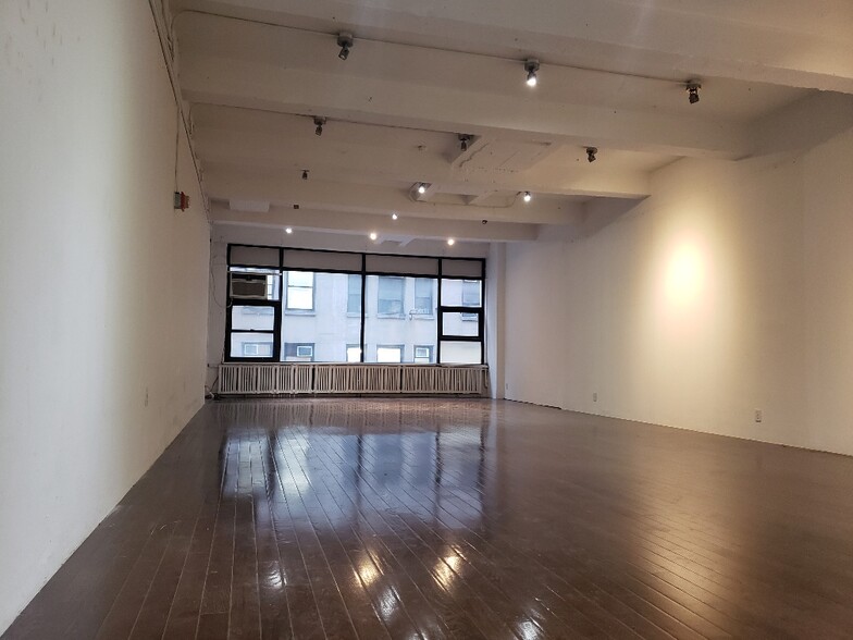 153 W 36th St, New York, NY for lease - Interior Photo - Image 2 of 9