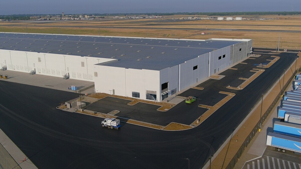 7320 Power Line Rd, Sacramento, CA for lease - Building Photo - Image 2 of 14