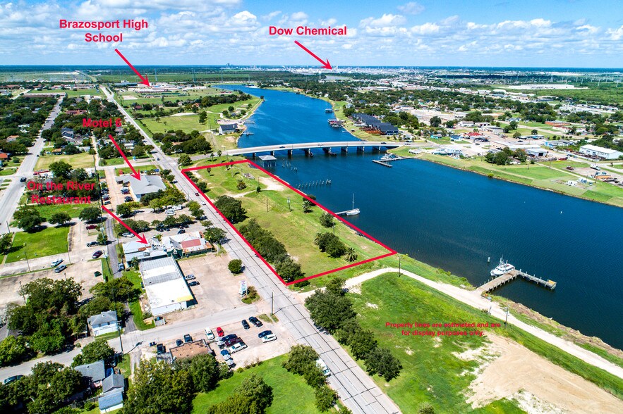 1024 W 2nd St, Freeport, TX 77541