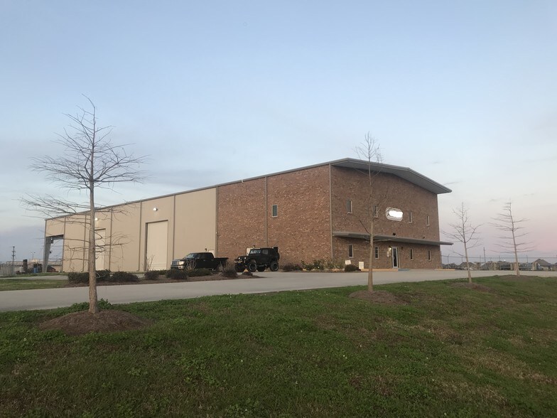 1254 Valhi Blvd, Houma, LA 70360