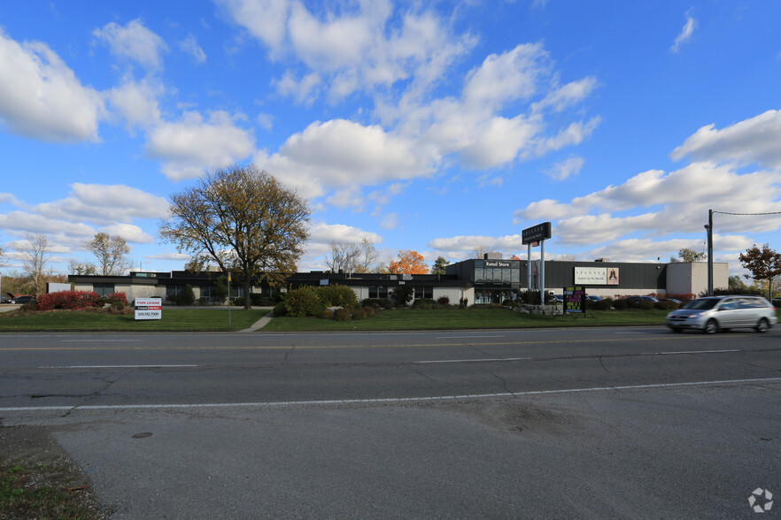 334 Manitou Dr, Kitchener, ON for lease - Building Photo - Image 1 of 4