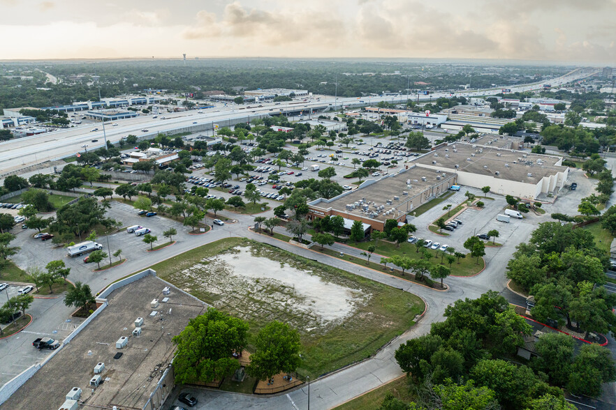 13343 N US Highway 183, Austin, TX for lease - Primary Photo - Image 1 of 7