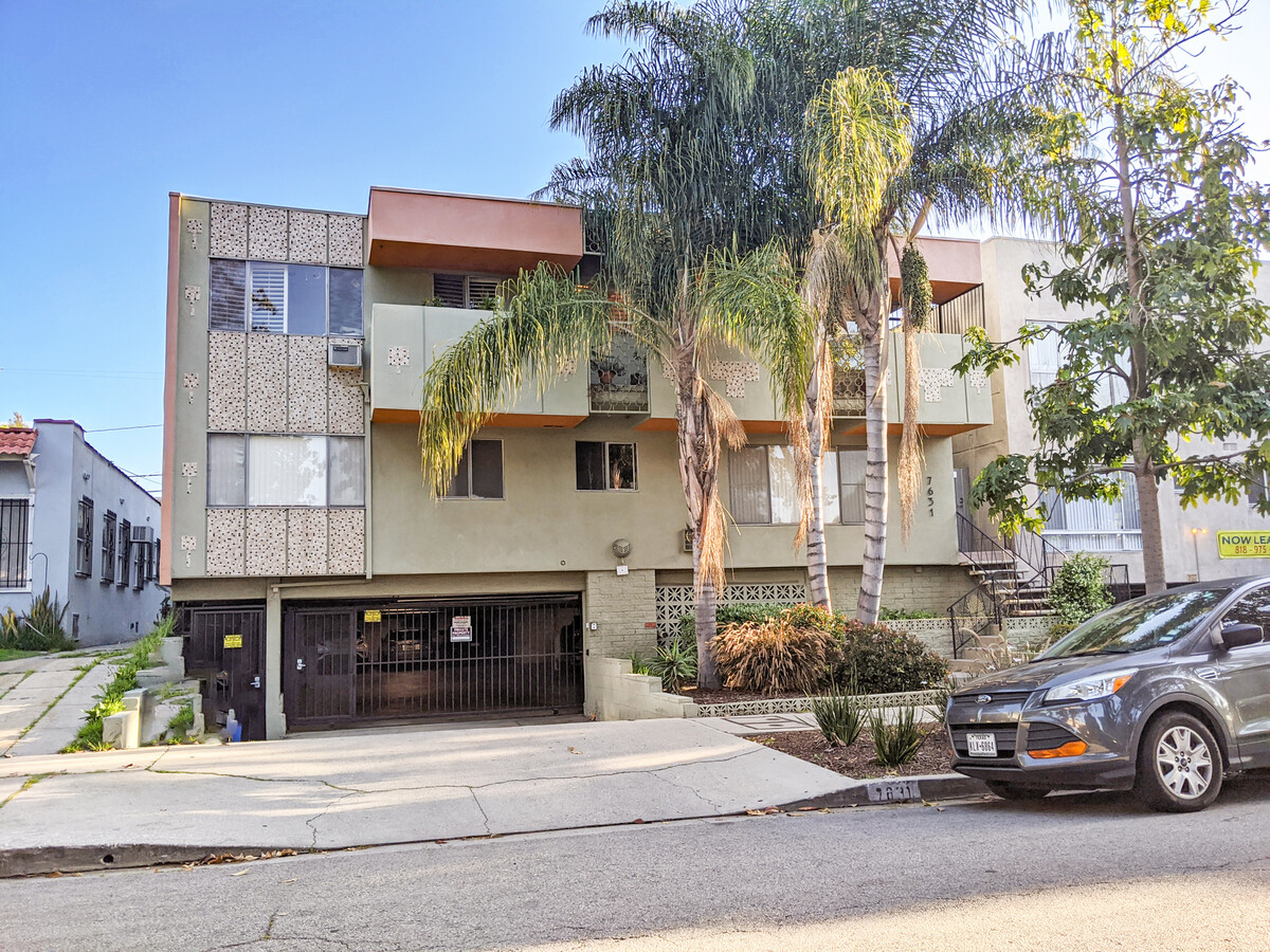 7631 Norton Ave, West Hollywood, CA 90046 | LoopNet