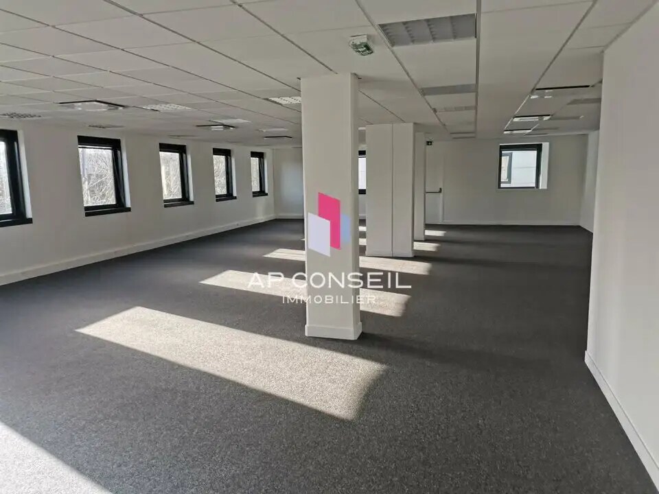 Office in Le Pecq for lease Interior Photo- Image 1 of 4