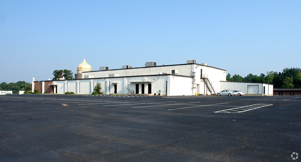 555 Eastern Blvd, Montgomery, AL for sale - Building Photo - Image 2 of 19