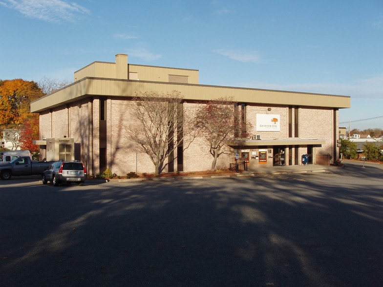 32 Chicago Ave, Groton, CT for sale - Building Photo - Image 1 of 1