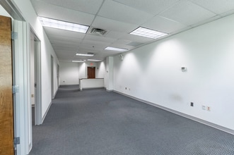 2 Walnut Grove Dr, Horsham Township, PA for lease Interior Photo- Image 2 of 4