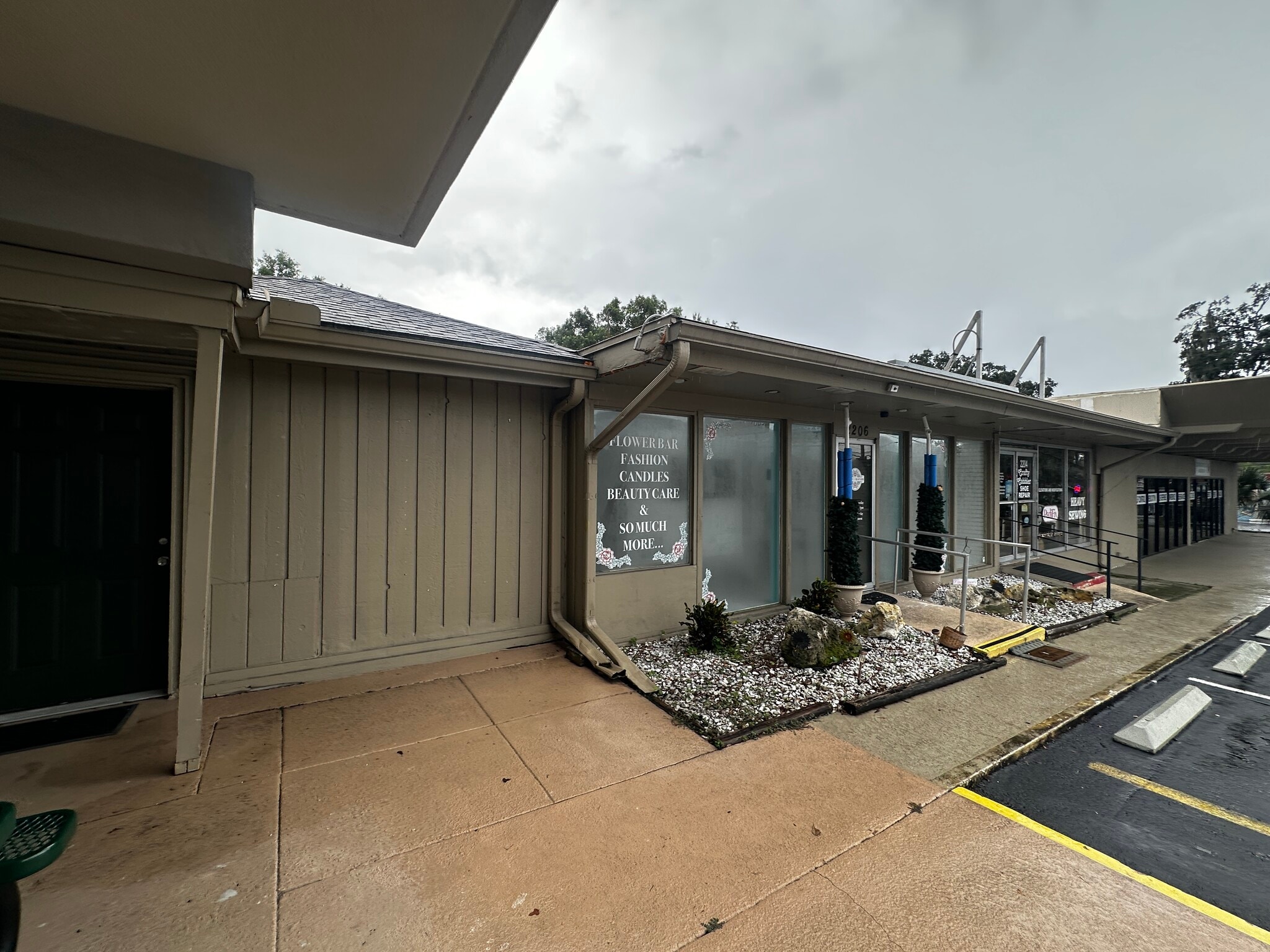 2206 E Silver Springs Blvd, Ocala, FL for lease Building Photo- Image 1 of 9