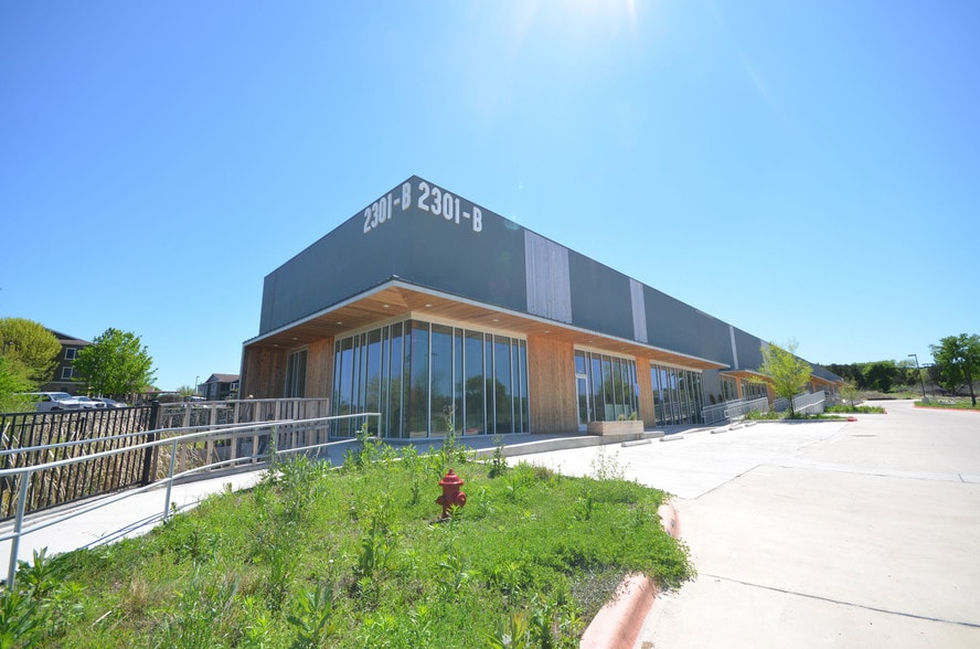 2301 E Riverside Dr, Austin, TX for lease - Building Photo - Image 3 of 37