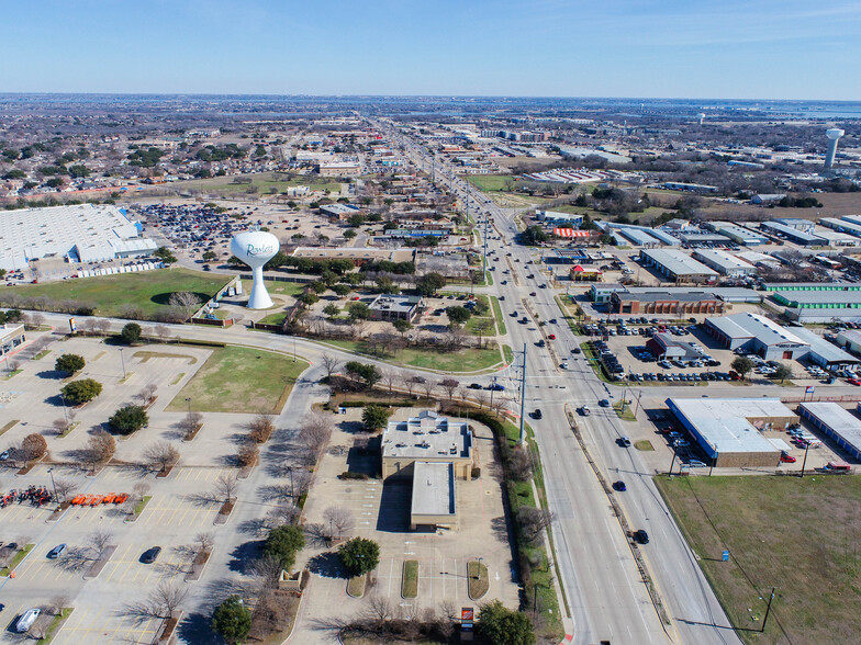 2205 Lakeview Pky, Rowlett, TX for sale - Building Photo - Image 3 of 8