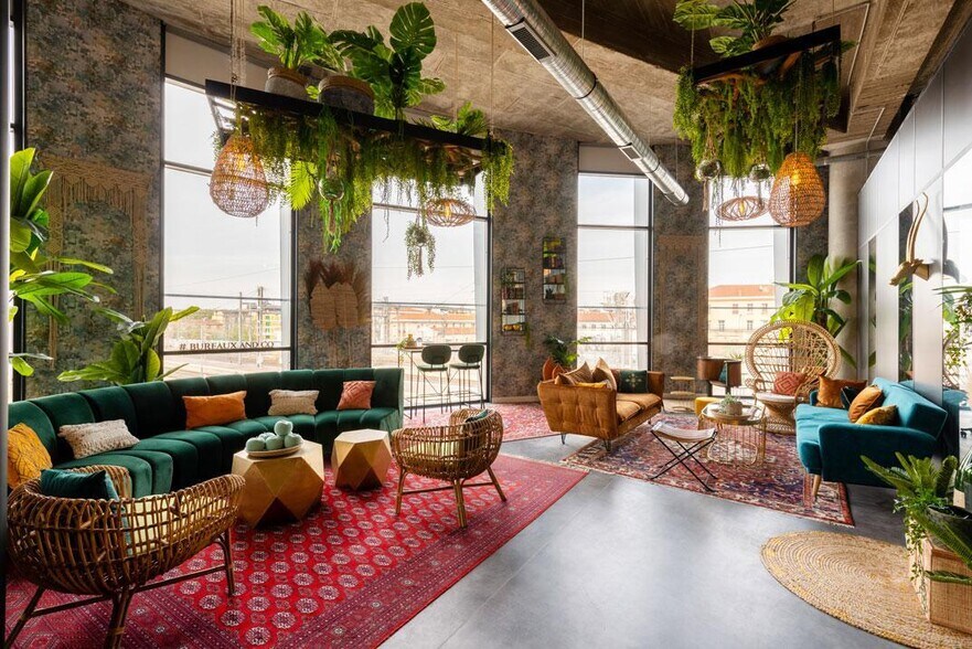 Office in Perpignan for lease - Building Photo - Image 3 of 6