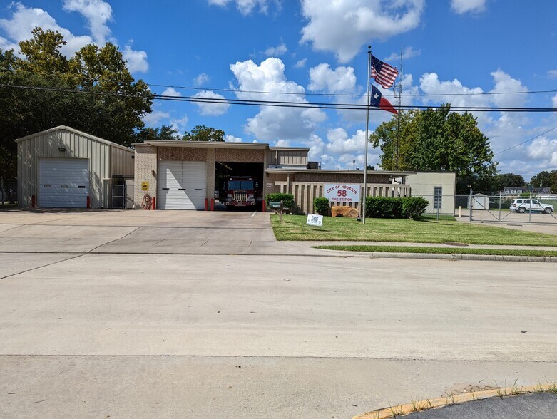 10354 Fulton Rd, Houston, TX for sale - Building Photo - Image 2 of 3