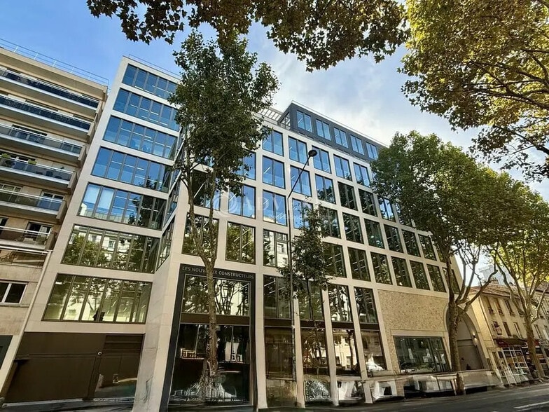Office in Issy-les-Moulineaux for lease - Building Photo - Image 1 of 12