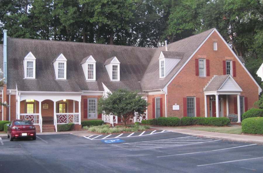 1225 Johnson Ferry Rd, Marietta, GA for lease Building Photo- Image 1 of 10