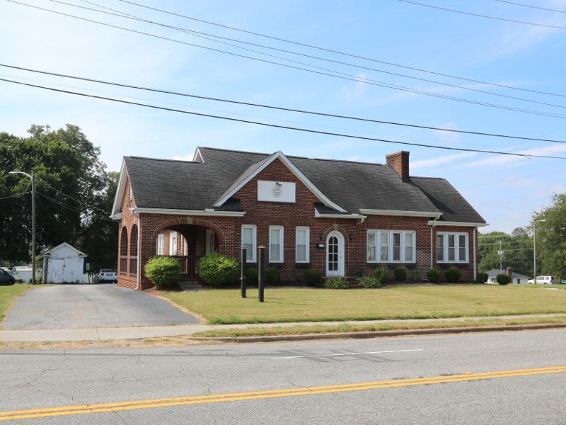 703 W Poinsett St, Greer, SC for sale Primary Photo- Image 1 of 1
