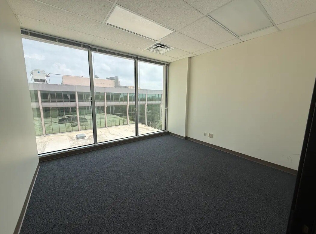 1106 Clayton Ln, Austin, TX for lease Interior Photo- Image 1 of 1