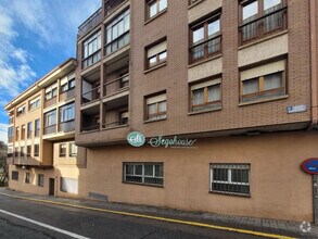 Retail in Segovia, Segovia for lease Interior Photo- Image 1 of 18