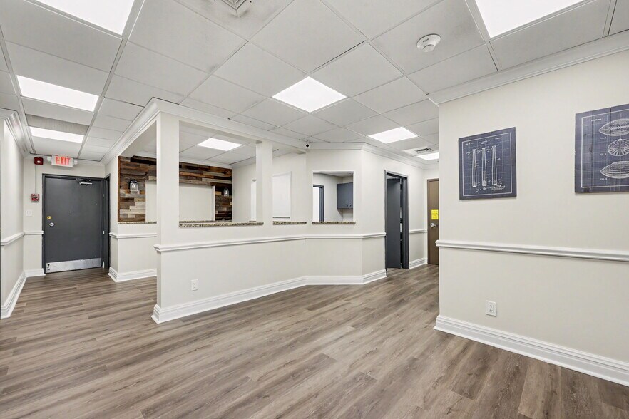 7 Riversville Rd, Greenwich, CT for lease - Interior Photo - Image 2 of 25