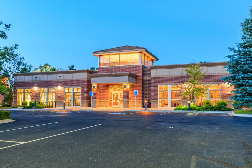 8040 Southpark Ln Littleton Co 80120 Loopnet Com