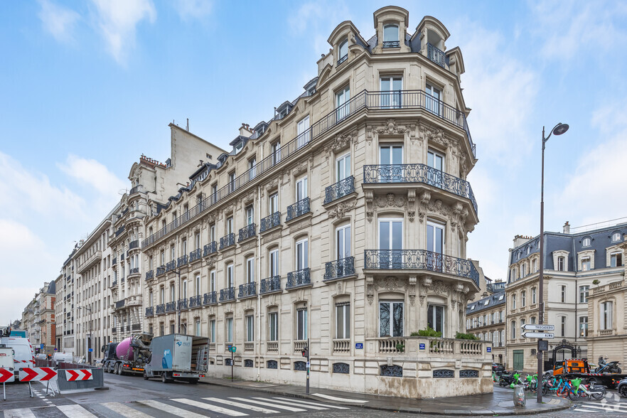 1 Rue François Ier, Paris for lease - Building Photo - Image 3 of 4