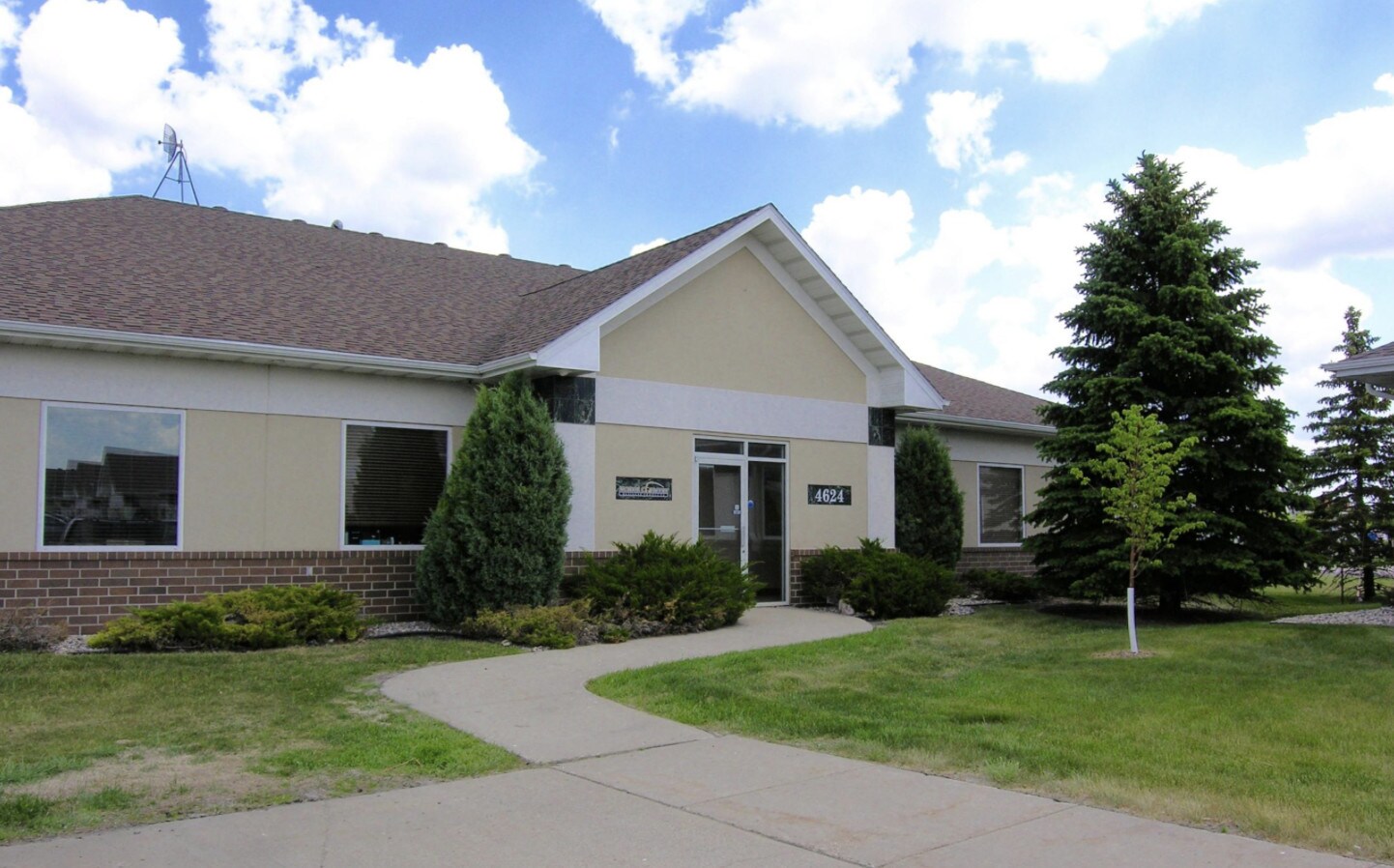 4626 Amber Valley Pkwy S, Fargo, ND for sale Building Photo- Image 1 of 1