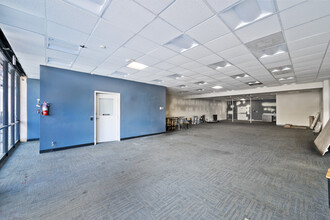 6240 Wilshire Blvd, Los Angeles, CA for lease Building Photo- Image 1 of 3