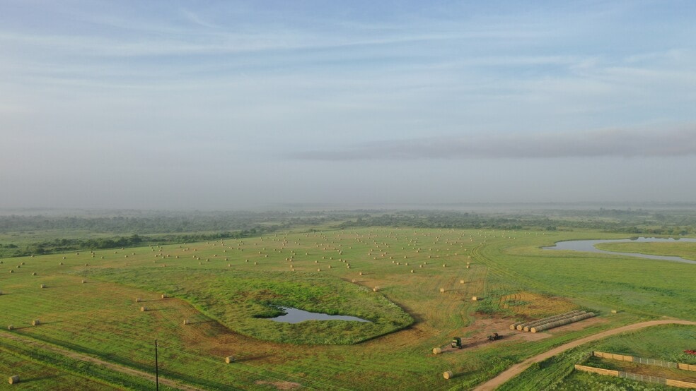 6674 Oilfield Road, Sealy, TX for sale - Building Photo - Image 2 of 3