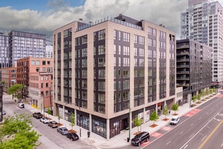 More details for 401 W Chicago Ave, Chicago, IL - Retail for Lease