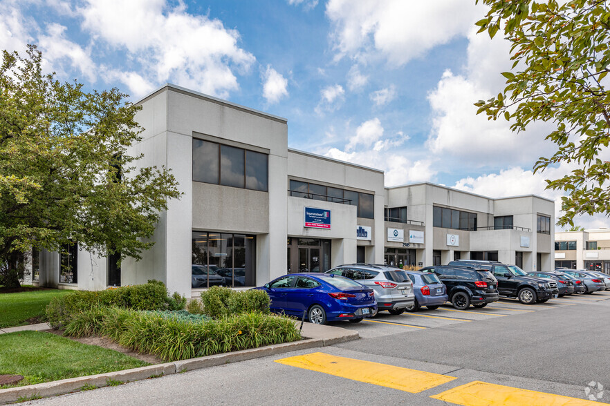 2585 Skymark Ave, Mississauga, ON for lease - Primary Photo - Image 1 of 2