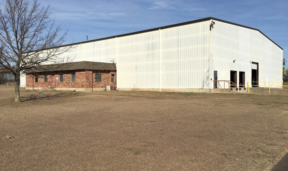 1530 Texas St, Bonham, TX for lease - Primary Photo - Image 1 of 6