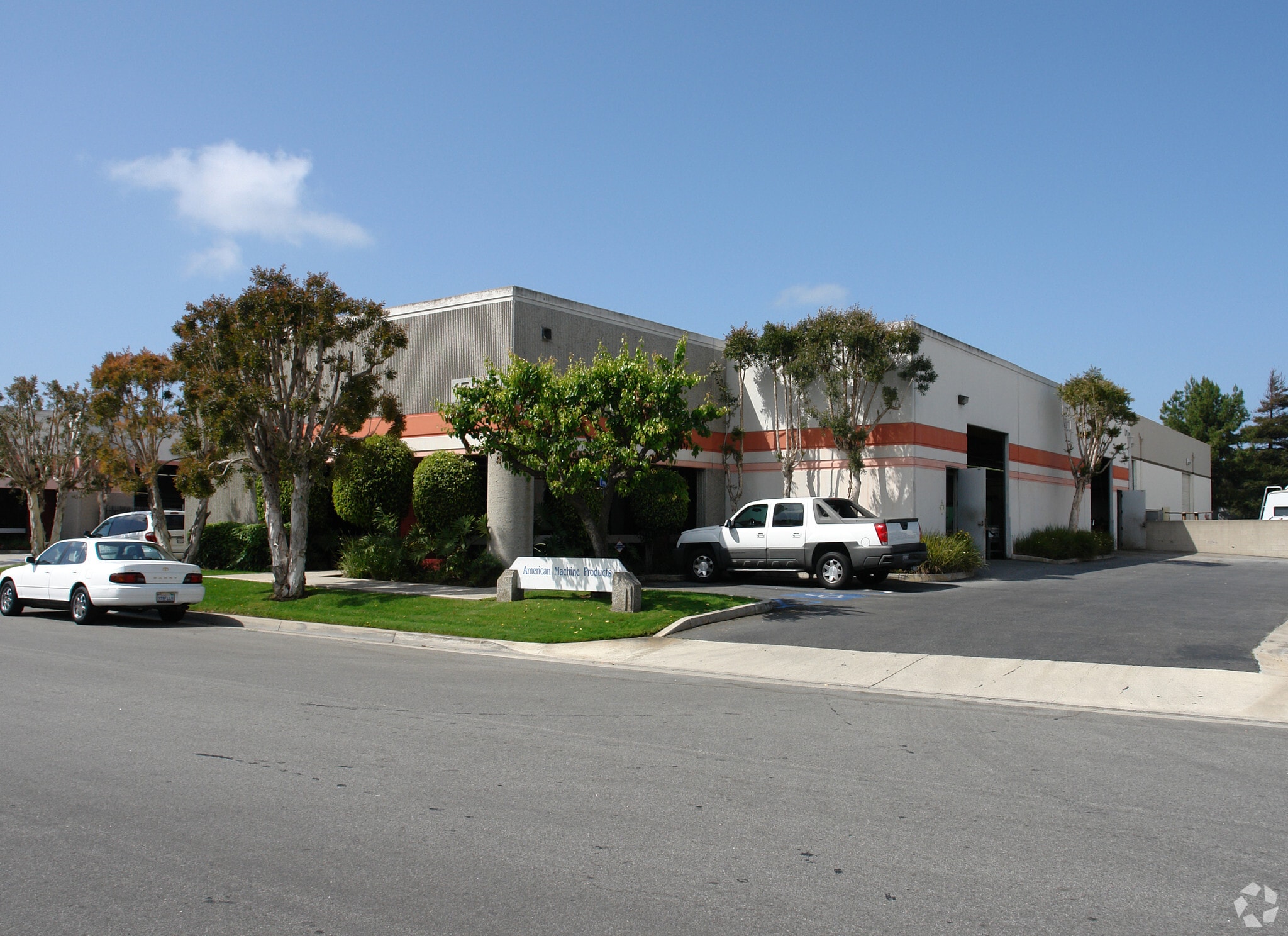 17891 Georgetown Ln, Huntington Beach, CA for lease Primary Photo- Image 1 of 3