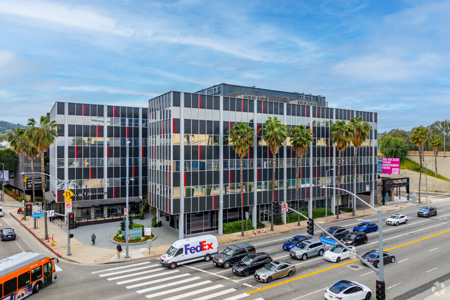 15300 Ventura Blvd, Sherman Oaks, CA for lease - Primary Photo - Image 1 of 19