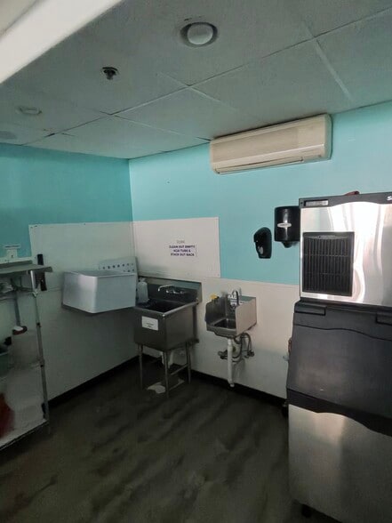 13 Jenkins Ct, Durham, NH for lease - Building Photo - Image 2 of 11