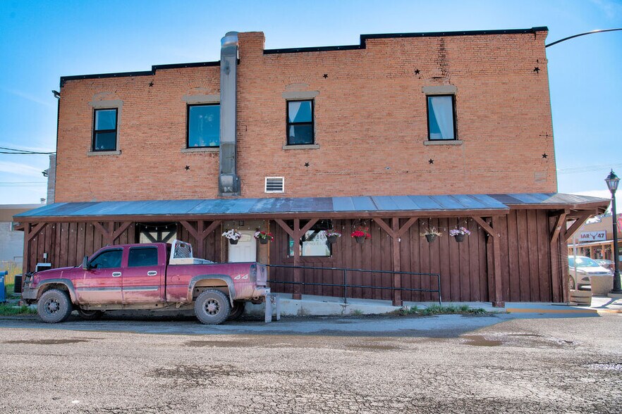 11 E Main St, White Sulphur Springs, MT 59645 The Jawbone